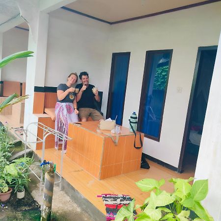 Aladdin Homestay Гили-Эйр Экстерьер фото