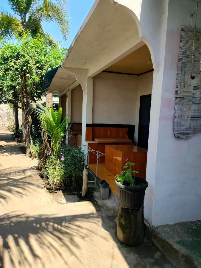 Aladdin Homestay Гили-Эйр Экстерьер фото