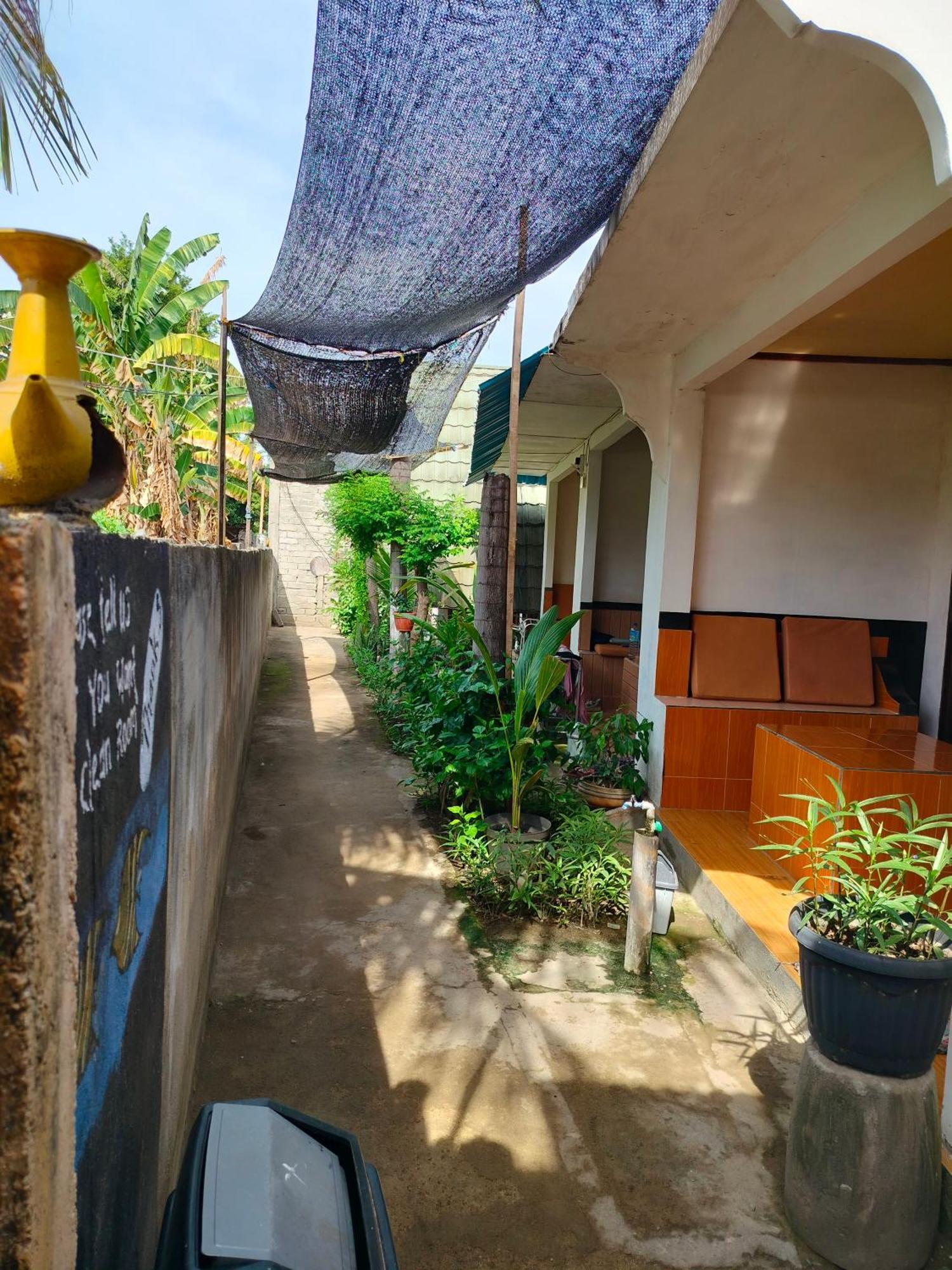 Aladdin Homestay Гили-Эйр Экстерьер фото