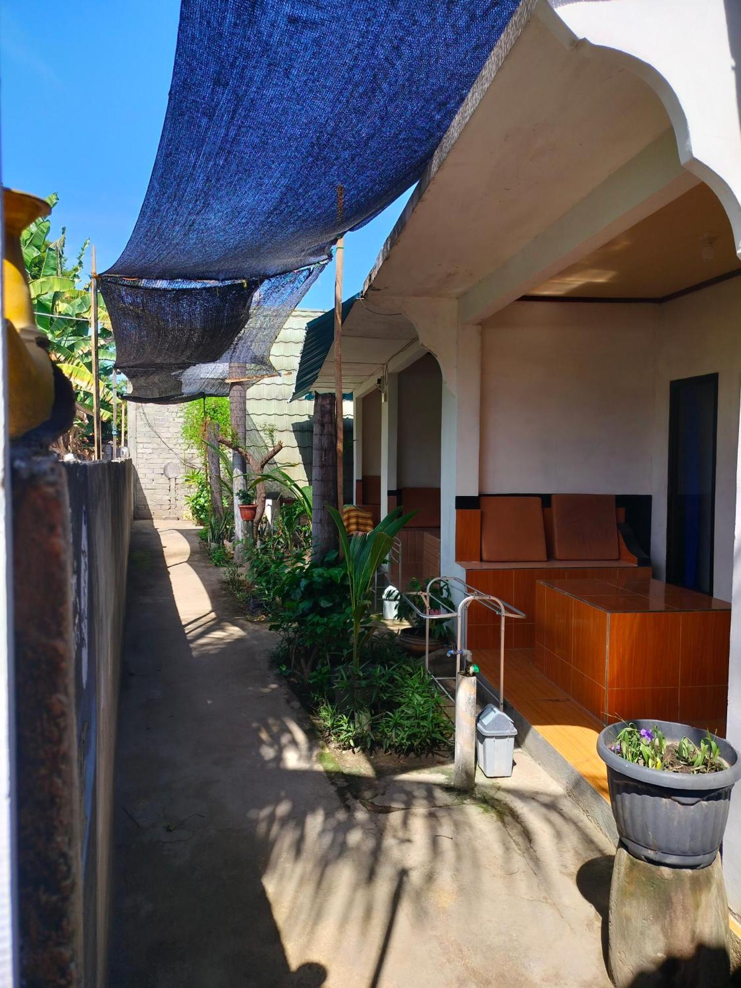Aladdin Homestay Гили-Эйр Экстерьер фото