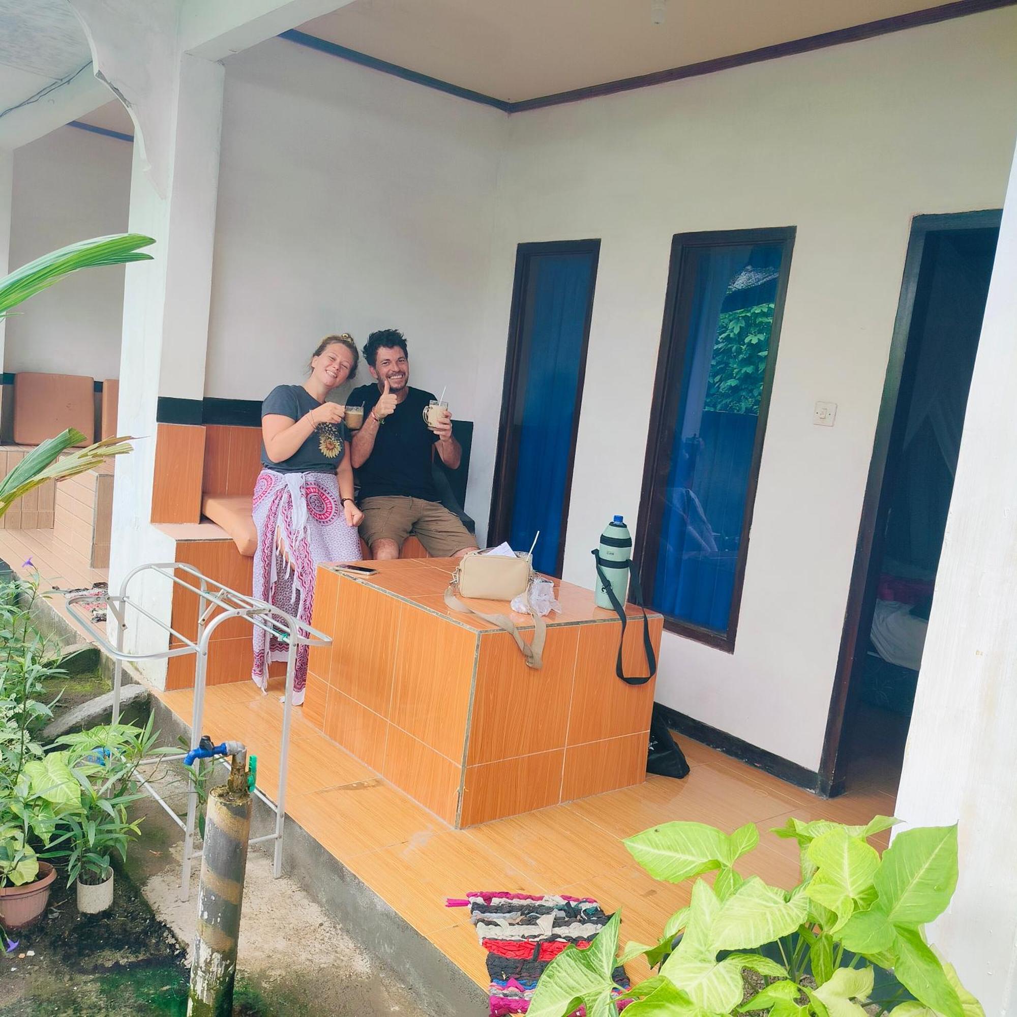 Aladdin Homestay Гили-Эйр Экстерьер фото